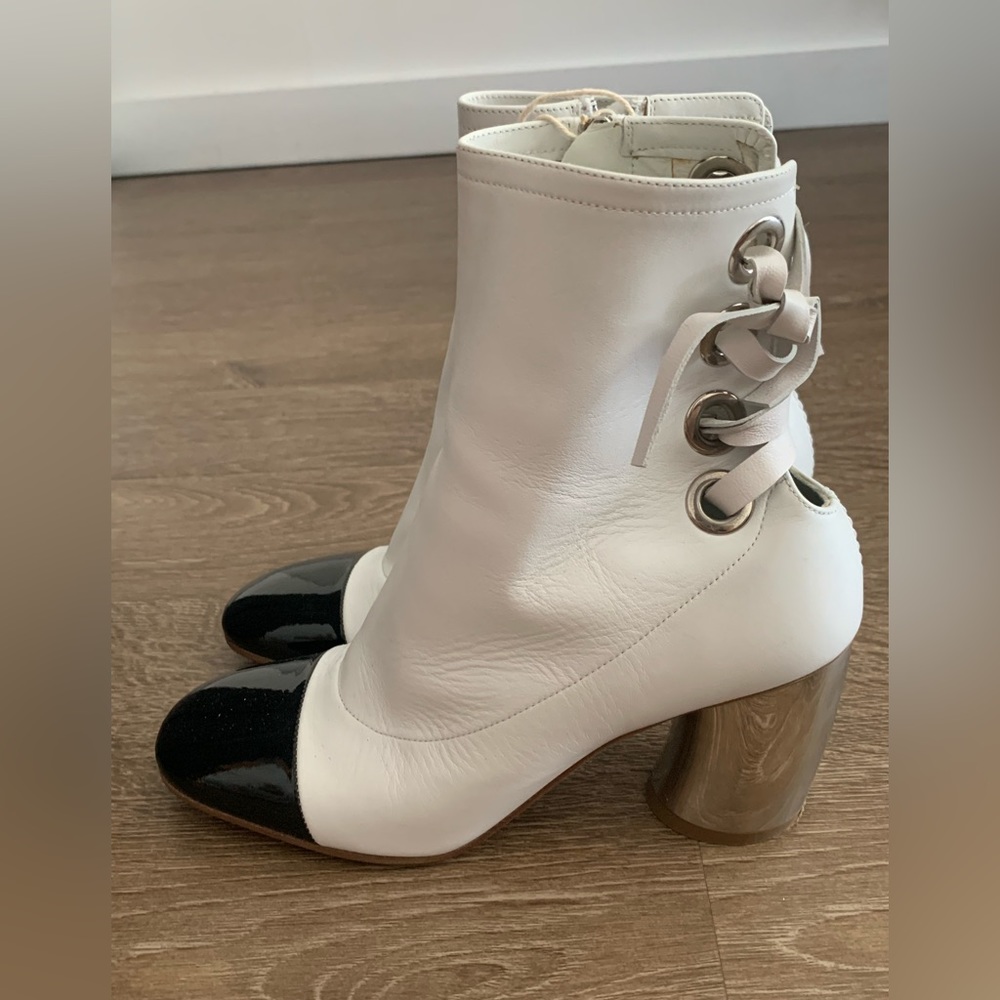 PROENZA SCHOULER CAP TOE METALLIC-HEEL ANKLE BOOTS - WHITE / BLACK 36